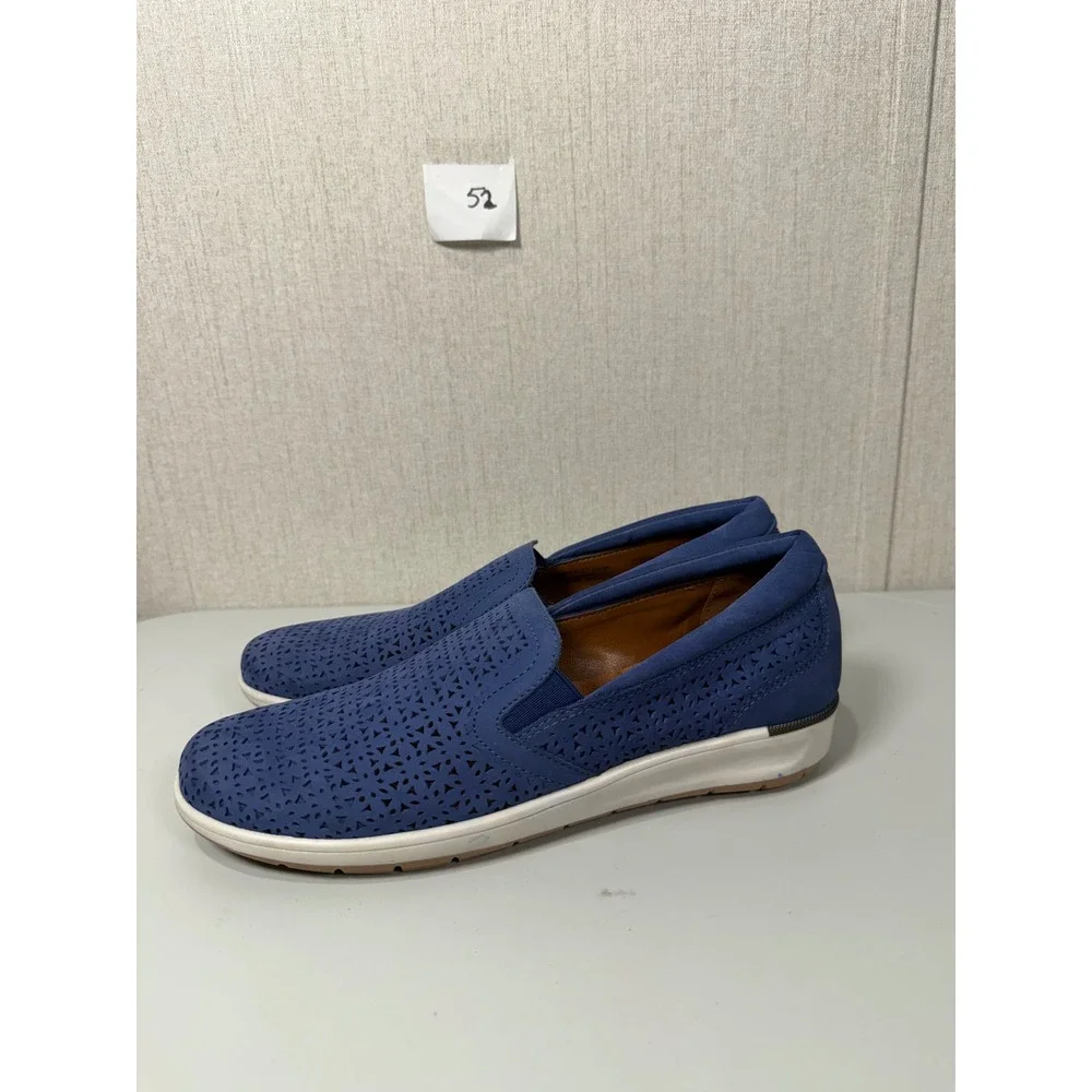 Walking Cradles Womens Blue Laser Cut Leather Slip On‎ Loafers Size 9.5 S Slim
